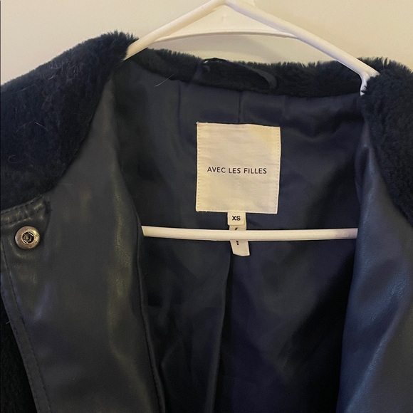 Avec Les Filles navy faux fur bomber jacket - Picture 2 of 3